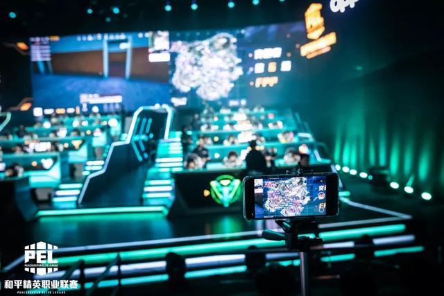 行大额投入 行大额投入